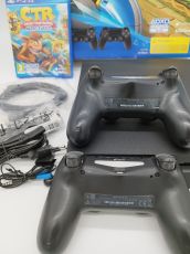 PlayStation 4 Slim 1 TB + допълнителен Dualshock 4 контролер + CTR Crash Team Racing Nitro-Fueled
