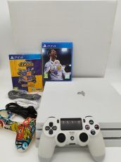 PlayStation 4 PRO Бял 1 TB + Two Point Campus Entrolment edition, Fifa 18 + скин